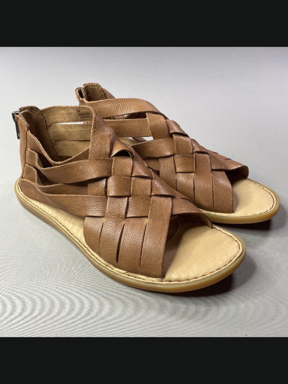NEW Born Shoes Womens 8 brown leather sandals summer beach casual boho indie